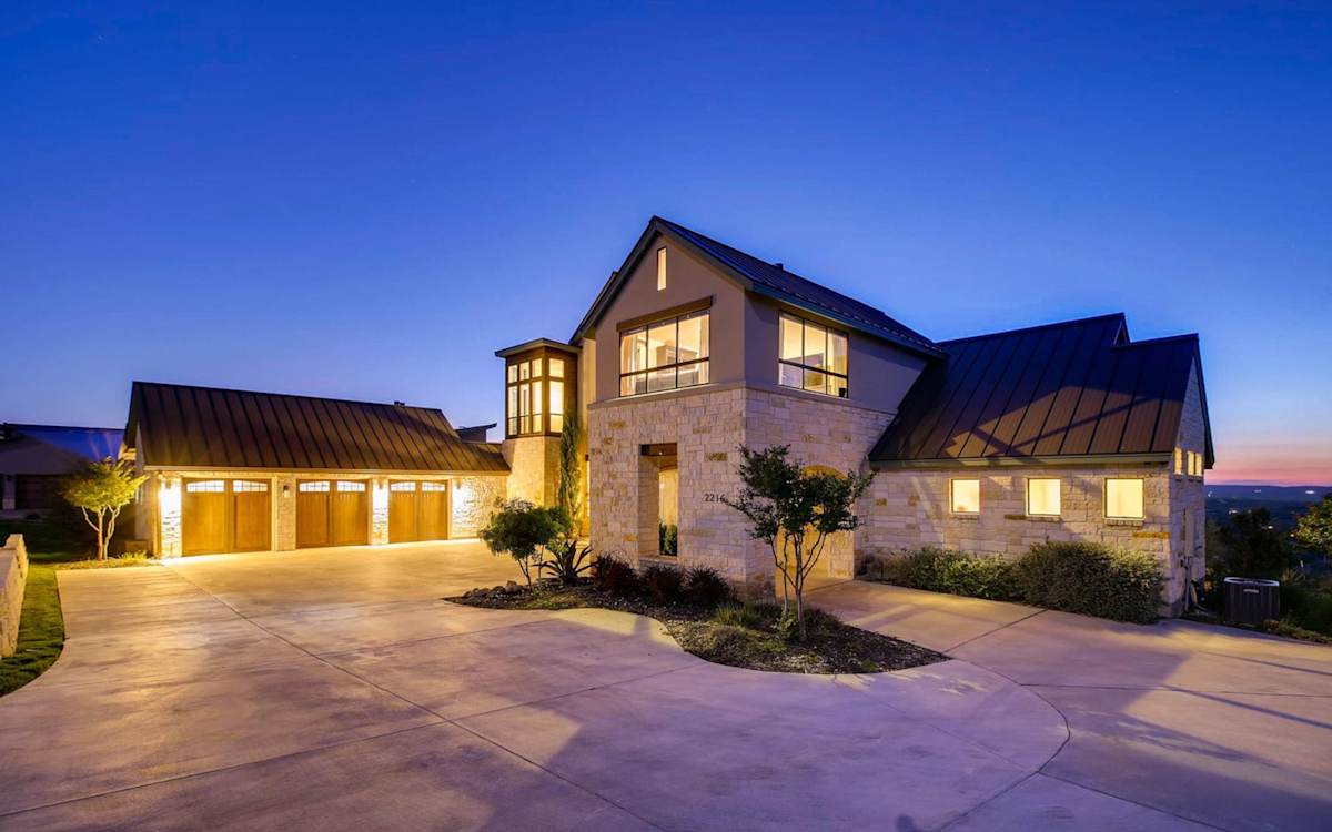 2216 Moonlight Trce