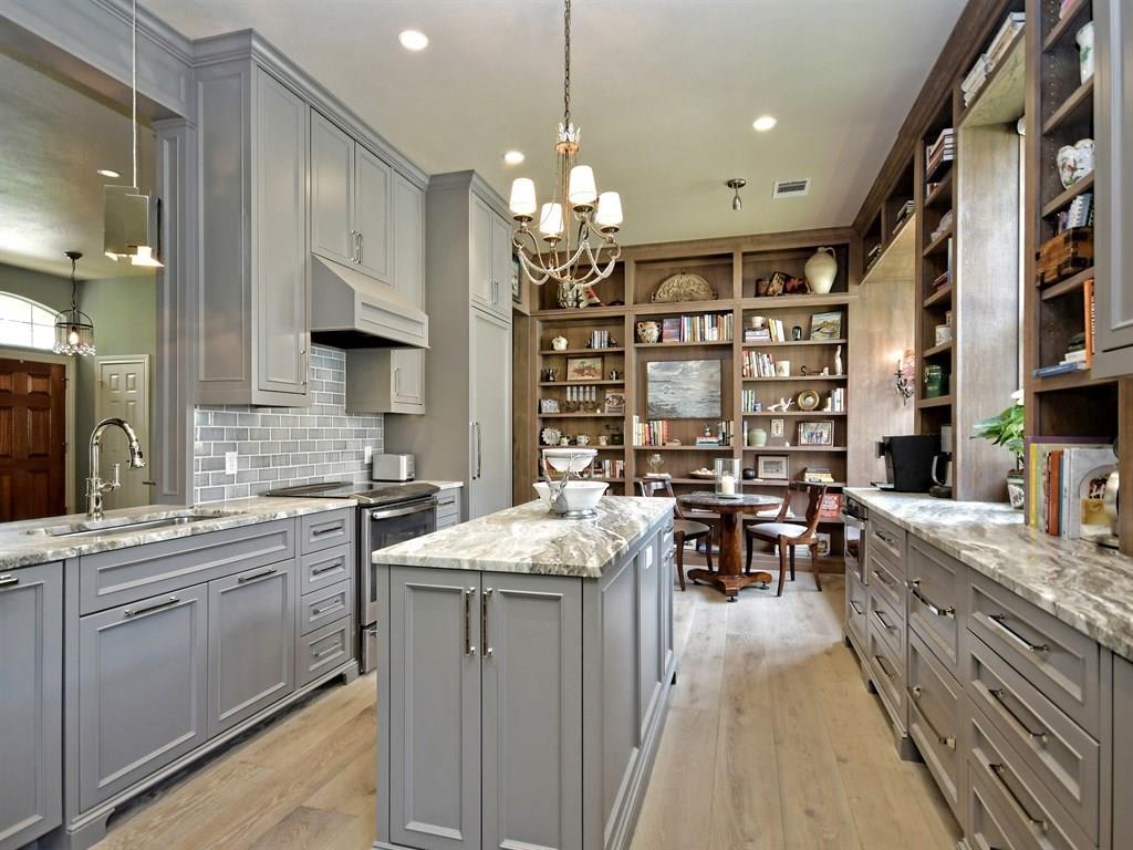 307 The Hills Dr