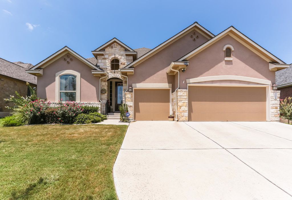 4708 Pyrenees Pass